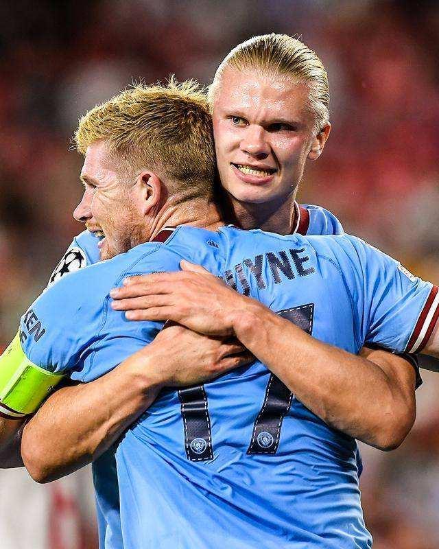 社交媒体上 社交媒体上